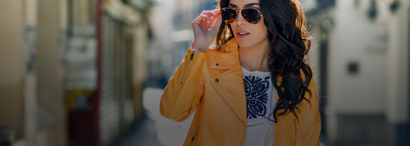 Woman with sunglasses